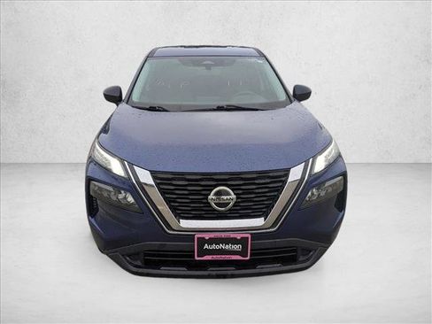 Used 2021 Nissan Rogue S image 2