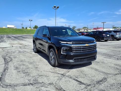 Used 2025 Chevrolet Traverse LT AWD/4WD image 6