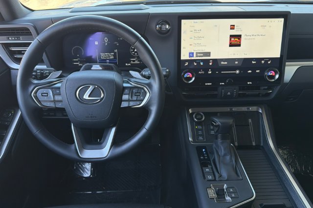 Used 2025 Lexus GX 550 AWD/4WD image 17
