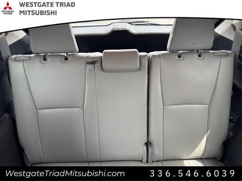 Used 2024 Toyota Highlander XLE AWD/4WD image 20