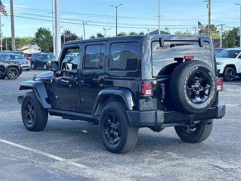 Used 2015 Jeep Wrangler Unlimited Sahara image 6