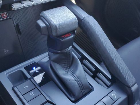 Used 2024 Toyota Tacoma TRD Sport image 34