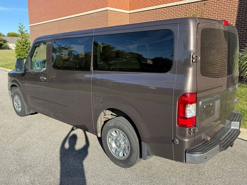 Used 2018 Nissan NV 3500 SV w/ Navigation Package image 8