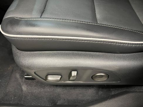 Used 2025 Buick Enclave Preferred FWD image 20