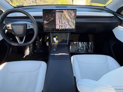 Used 2026 Tesla Model Y Long Range image 27