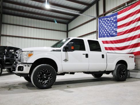 Used 2014 Ford F250 XLT w/ XLT Value Package image 4