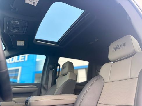 New 2026 Chevrolet Silverado 1500 ZR2 w/ ZR2 Bison Edition AWD/4WD image 19