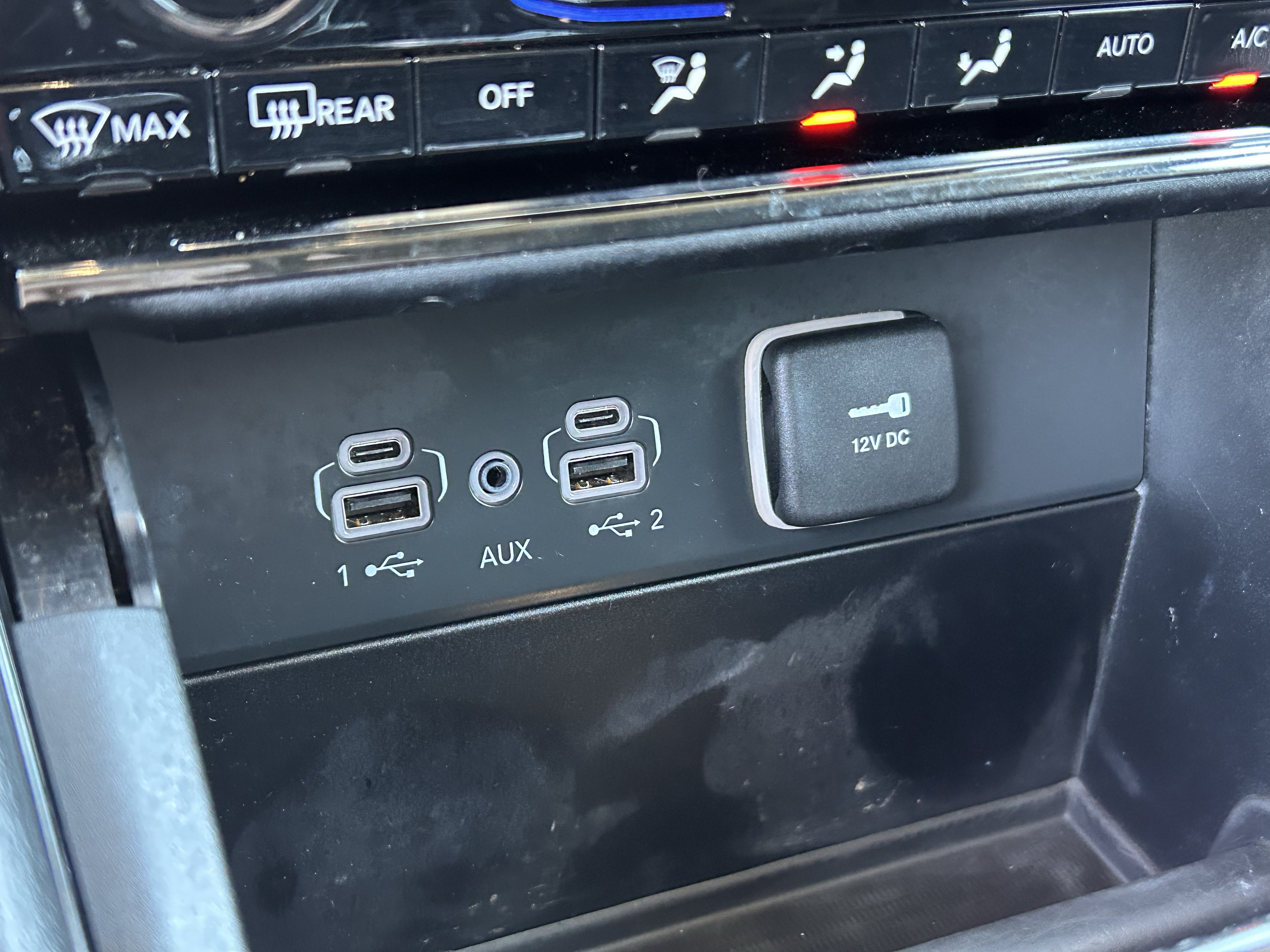 Used 2023 Jeep Grand Cherokee Laredo RWD image 23