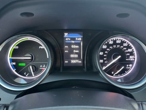 Certified 2019 Toyota Camry LE image 24