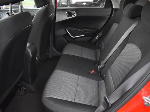 Used 2024 Kia Soul LX w/ Option Group 015 FWD image 17