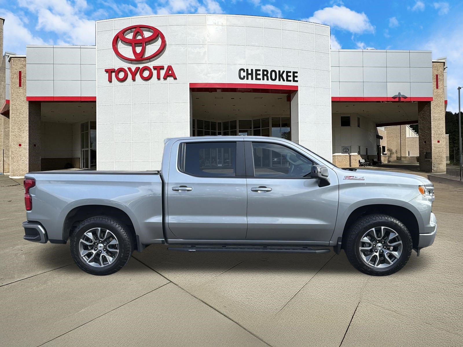 Used 2025 Chevrolet Silverado 1500 RST AWD/4WD image 4