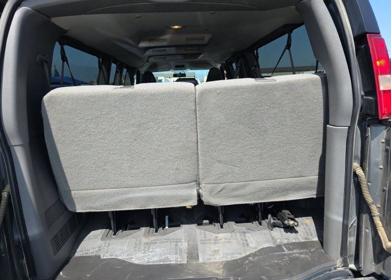 Used 2017 Chevrolet Express 3500 LT w/ LT Preferred Equipment Group RWD image 6