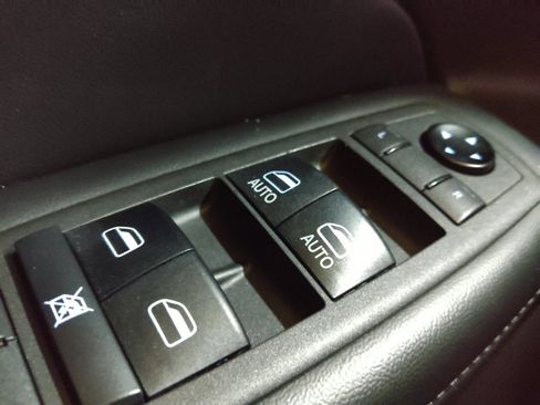 Used 2021 Jeep Grand Cherokee Limited w/ Luxury Group II image 27