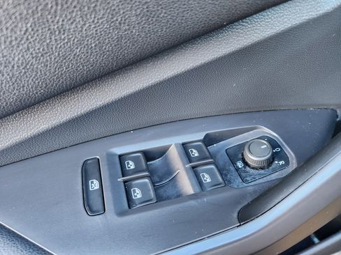 Certified 2019 Volkswagen Jetta S w/ Driver Assistance Package image 18