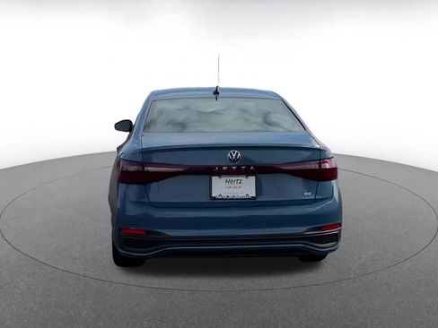 Used 2025 Volkswagen Jetta SE image 12