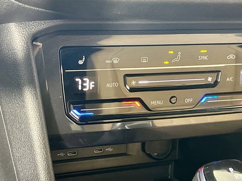 Used 2023 Volkswagen Tiguan SE AWD/4WD image 19