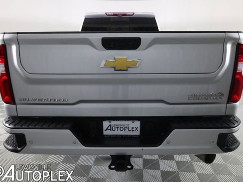 Used 2022 Chevrolet Silverado 3500 High Country w/ Technology Package AWD/4WD image 6