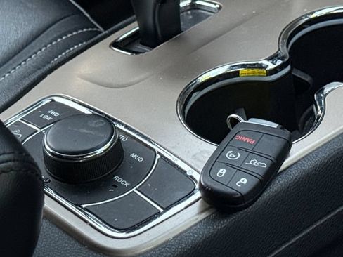 Used 2014 Jeep Grand Cherokee Laredo w/ Security & Convenience Group AWD/4WD image 12