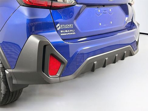 Used 2025 Subaru Crosstrek 2.5i Premium AWD/4WD image 38