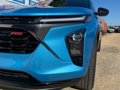 Used 2025 Chevrolet Trax RS w/ Driver Confidence Package image 10