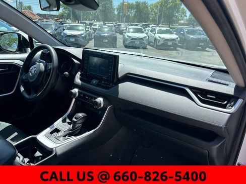 Used 2021 Toyota RAV4 XLE w/ Carpet Mat Package (TMS) image 7