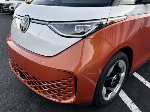 New 2025 Volkswagen ID. Buzz Pro S Plus image 9