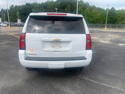 Used 2020 Chevrolet Tahoe LT w/ Luxury Package RWD image 8