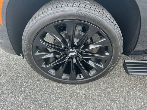 Certified 2026 Cadillac Escalade Platinum Sport w/ LPO, ONYX Package AWD/4WD image 11
