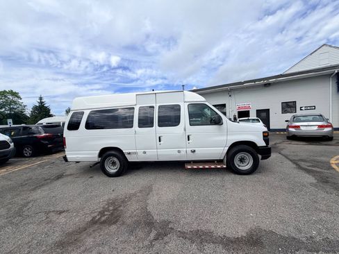 Used 2014 Ford E-250 and Econoline 250 Extended w/ Power Group RWD image 34