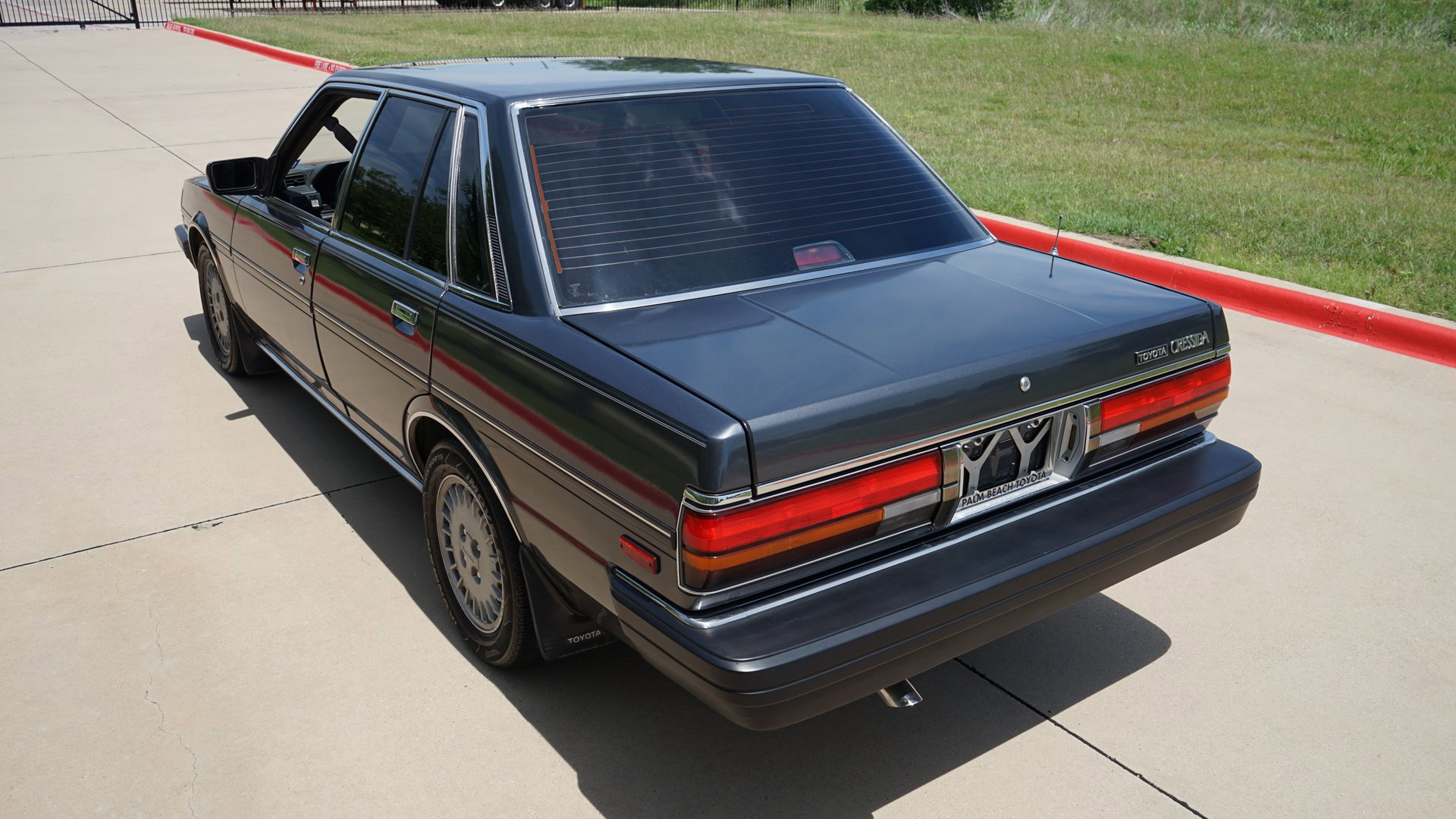 Used 1987 Toyota Cressida Sedan RWD image 8