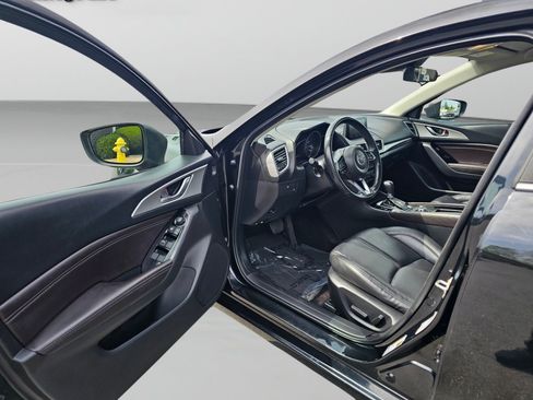 Used 2018 MAZDA MAZDA3 Touring FWD image 18