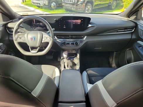 Used 2024 Buick Envista Preferred w/ Convenience II Package image 17