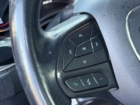 Used 2023 Dodge Challenger SXT RWD image 43