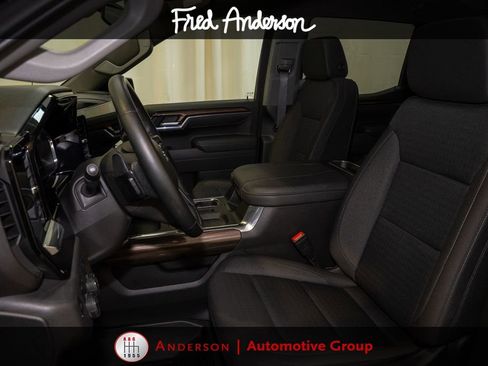 Used 2025 Chevrolet Silverado 1500 LT Trail Boss w/ Convenience Package II AWD/4WD image 11