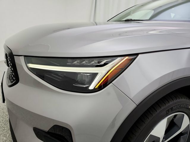 New 2026 Volvo XC40 B5 Plus w/ Protection Package Premier AWD/4WD image 30
