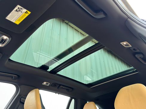 Used 2017 Volvo XC90 T8 Inscription w/ Vision Package image 11