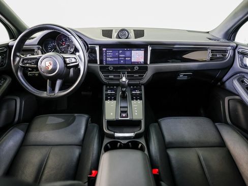 Certified 2023 Porsche Macan image 25