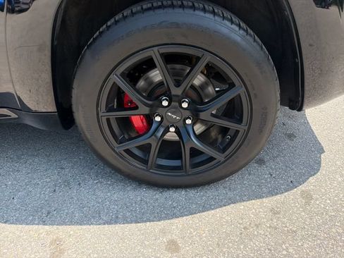 Used 2018 Jeep Grand Cherokee SRT w/ Trailer Tow Group IV AWD/4WD image 31