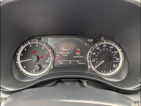 Used 2023 Toyota Highlander XLE image 13