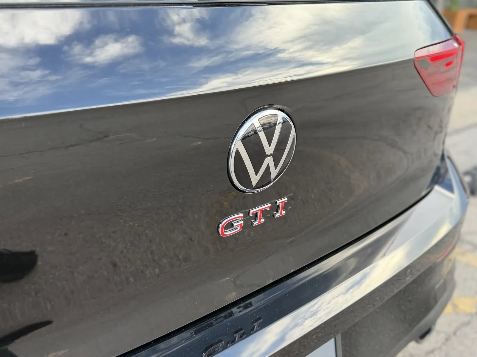 Used 2024 Volkswagen GTI SE FWD image 41
