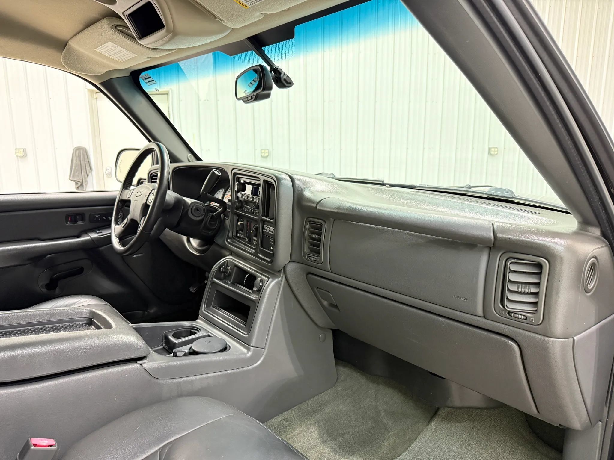 Used 2004 Chevrolet Silverado 1500 SS AWD/4WD image 14