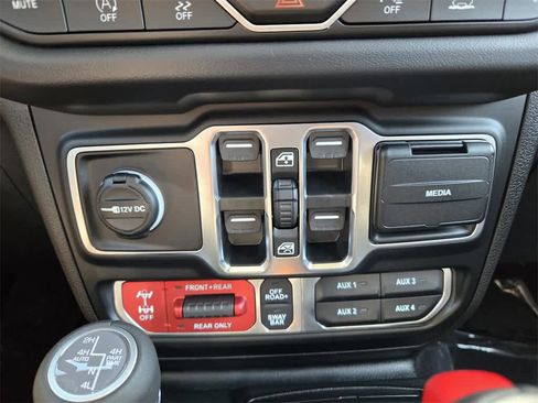 New 2025 Jeep Wrangler Unlimited Rubicon image 17