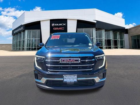 Used 2025 GMC Acadia Elevation AWD/4WD image 3