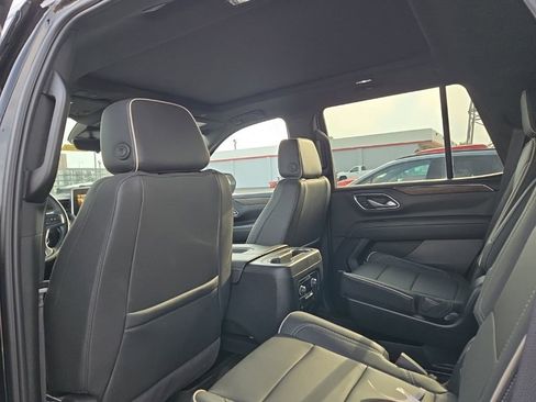 Used 2024 Chevrolet Tahoe Premier AWD/4WD image 13