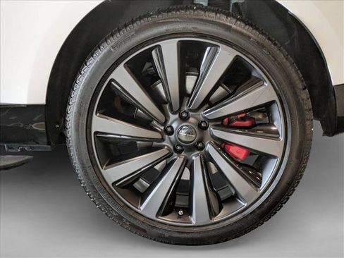 New 2026 Land Rover Range Rover SV AWD/4WD image 10