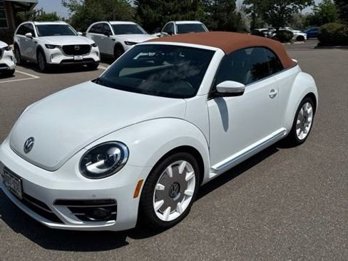 Used 2019 Volkswagen Beetle 2.0T Final Edition SEL FWD image 2