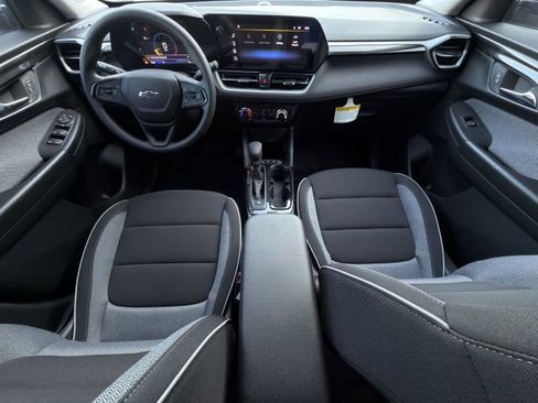 New 2026 Chevrolet TrailBlazer LT w/ Midnight Edition FWD image 10