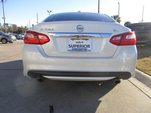 Used 2016 Nissan Altima 2.5 SL w/ 2.5 Technology Package image 4