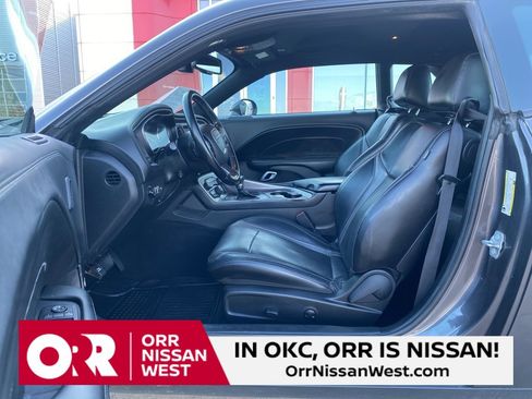 Used 2022 Dodge Challenger SXT w/ Plus Package image 13