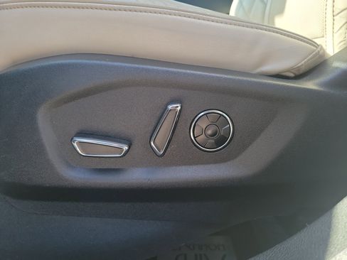 Used 2016 Ford Explorer Platinum image 20